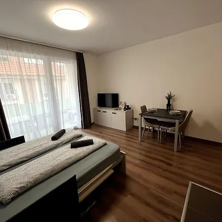 Long Let ! Brand New Luxury In Centropolitan *